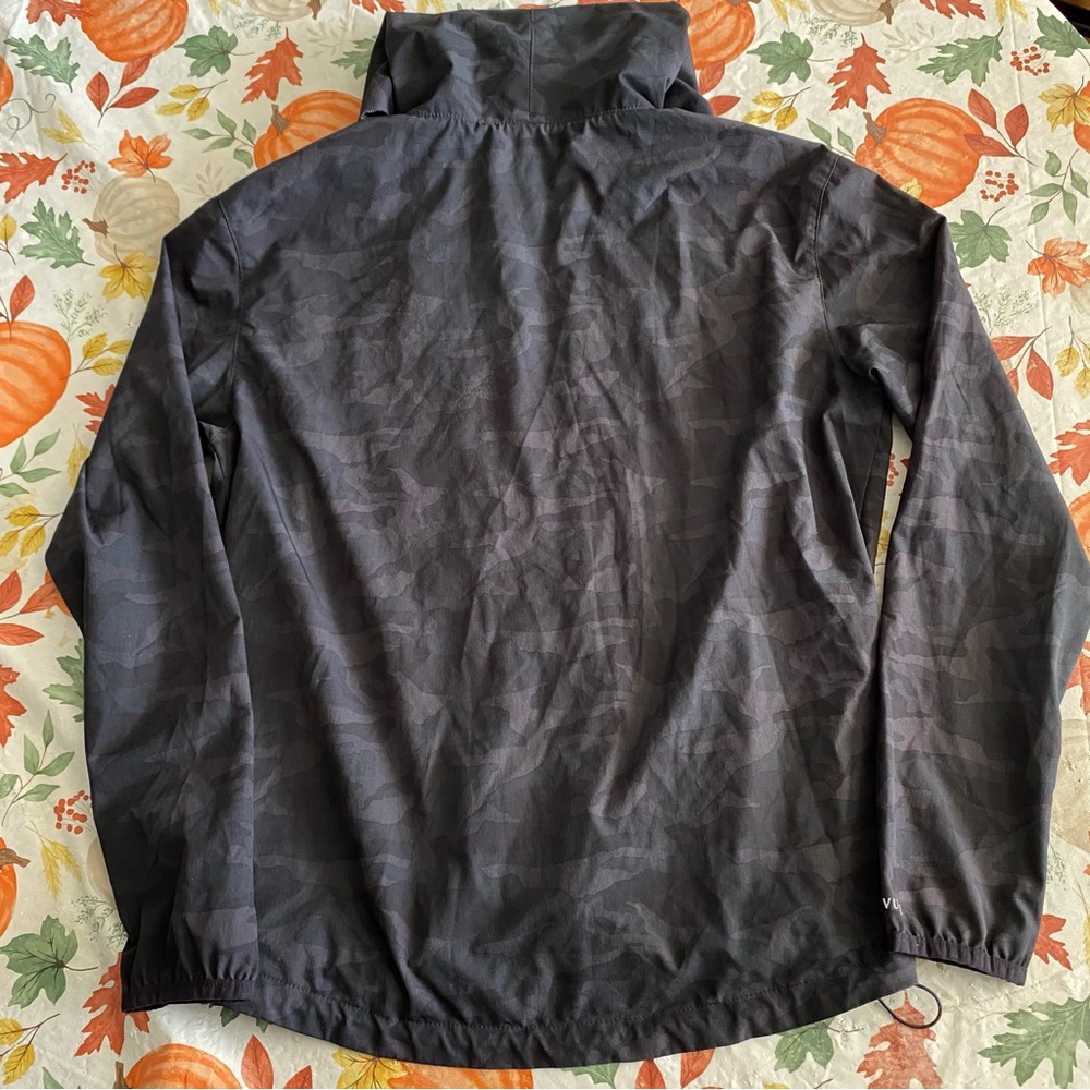 Vuori Black Hooded Utility Jacket with Subtle Camo - Picture 7 of 7